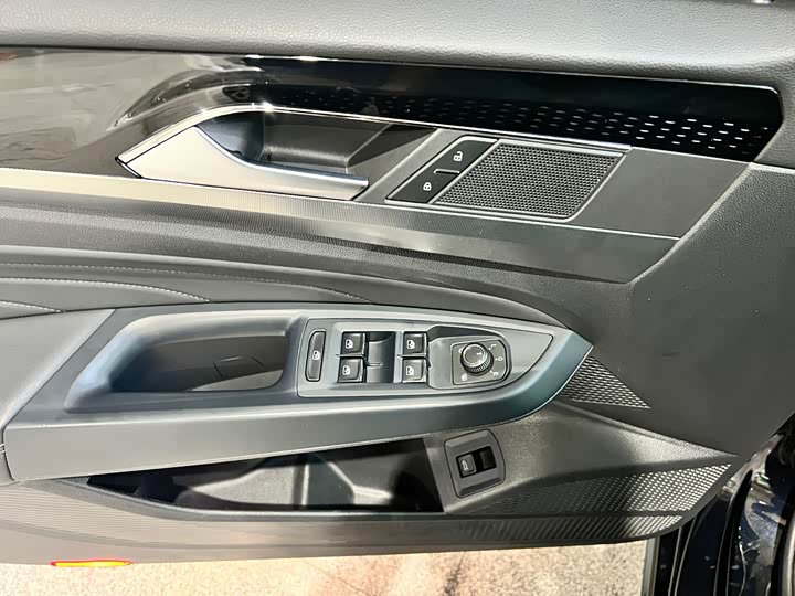 Фото 17 - Volkswagen Passat