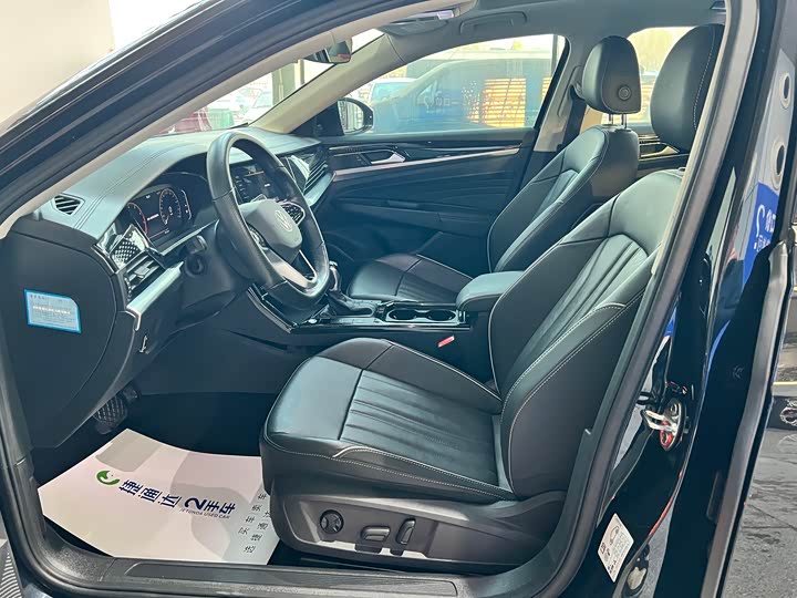 Фото 20 - Volkswagen Passat