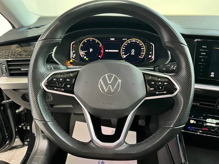 Фото 22 - Volkswagen Passat