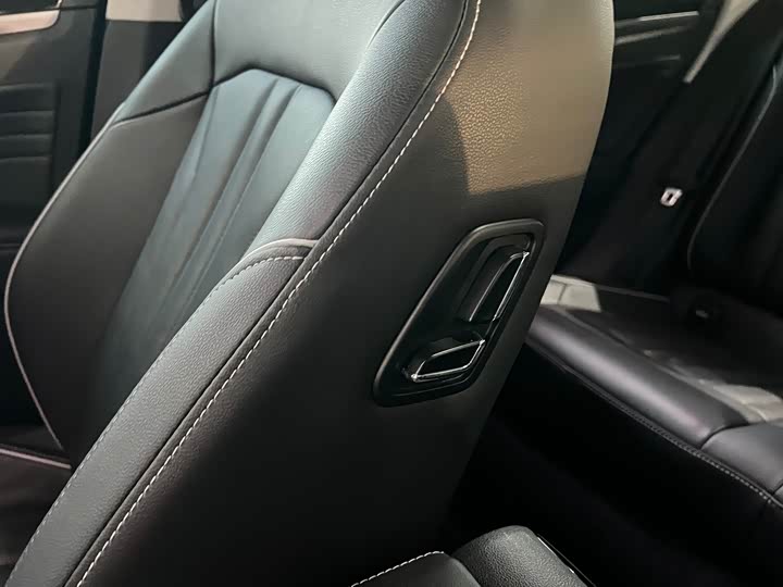 Фото 30 - Volkswagen Passat