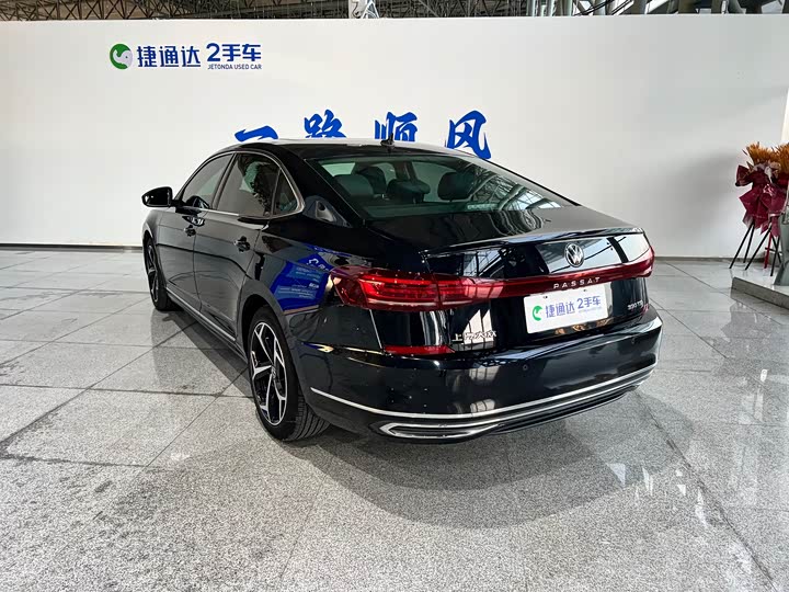 Фото 7 - Volkswagen Passat