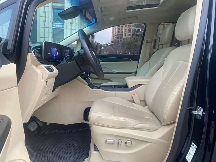 Фото 4 - Buick GL8 ES