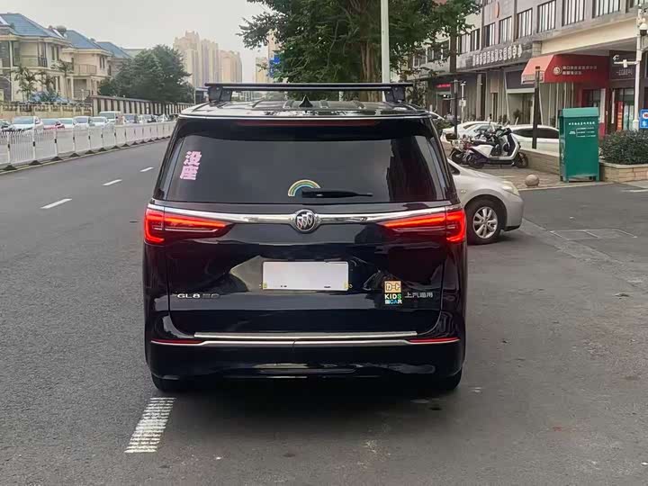 Фото 8 - Buick GL8 ES