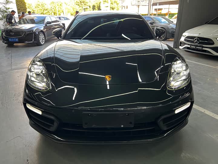 Фото 2 - Porsche Panamera