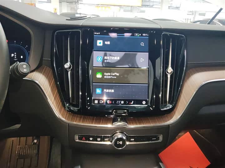 Фото 13 - Volvo XC60