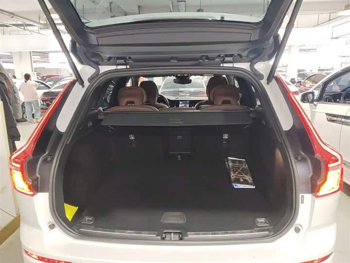 Фото 19 - Volvo XC60