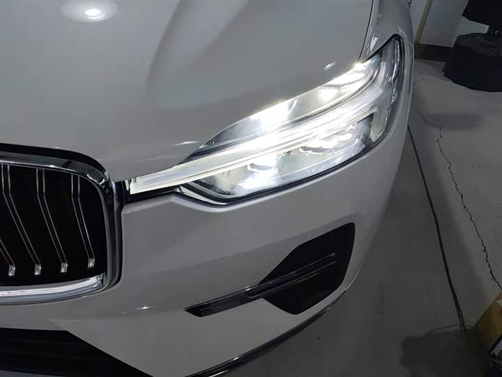 Фото 24 - Volvo XC60