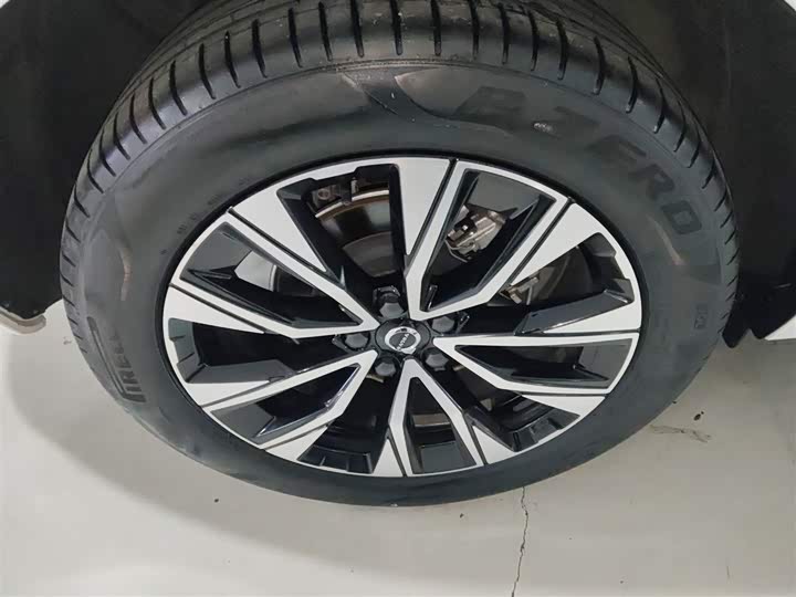 Фото 26 - Volvo XC60