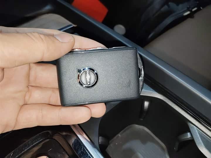 Фото 9 - Volvo XC60