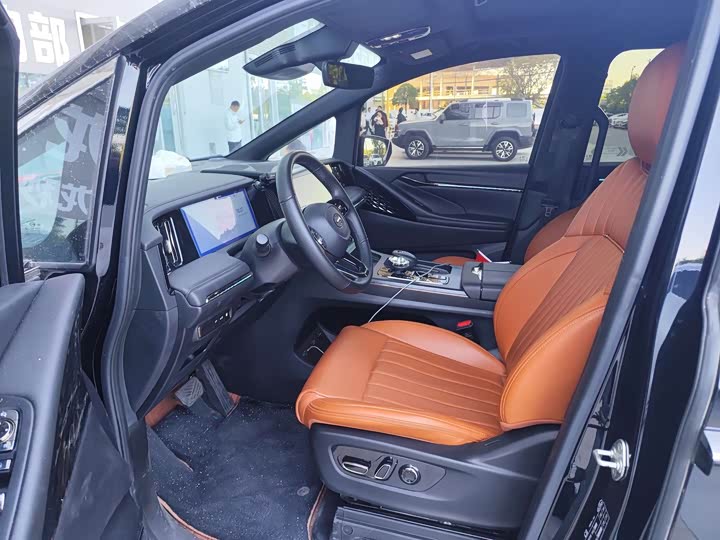 Фото 4 - GAC Trumpchi E9