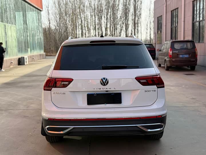 Фото 5 - Volkswagen Tiguan L Pro