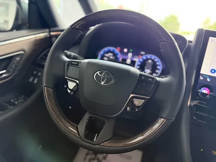 Фото 7 - Toyota Alphard