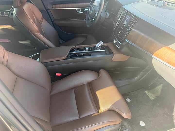 Фото 4 - Volvo S90