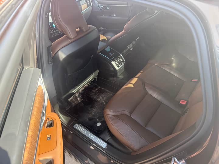 Фото 6 - Volvo S90