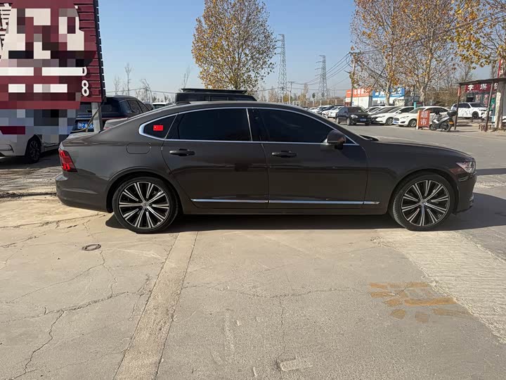 Фото 7 - Volvo S90