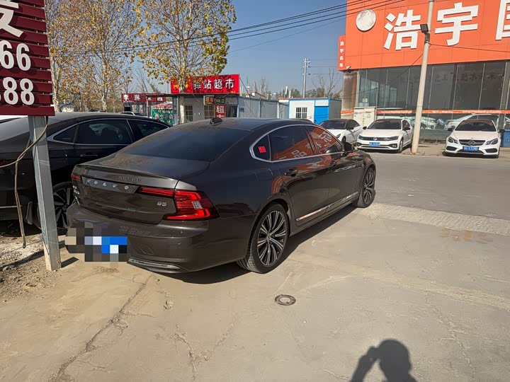 Фото 8 - Volvo S90