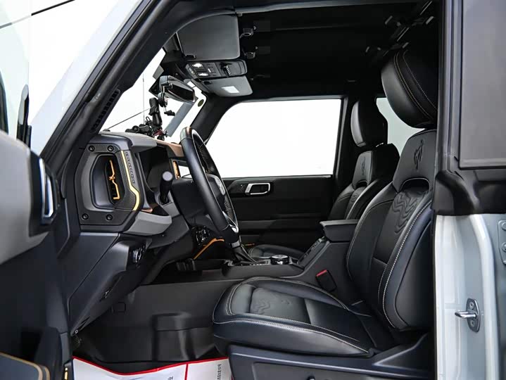 Фото 11 - Ford Bronco