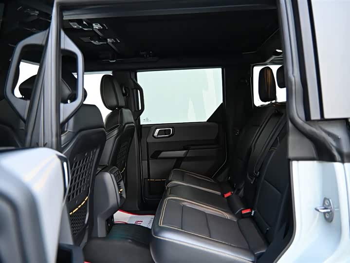 Фото 12 - Ford Bronco