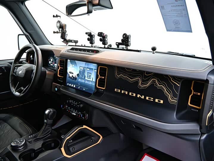 Фото 15 - Ford Bronco