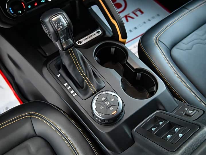 Фото 17 - Ford Bronco