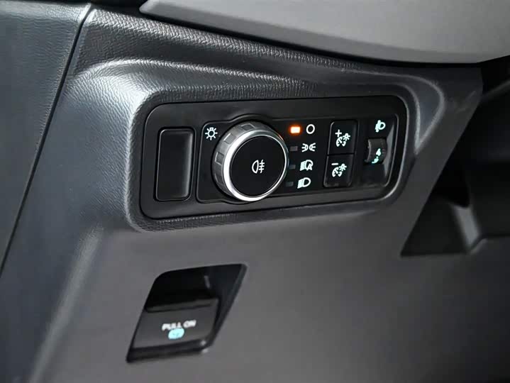 Фото 20 - Ford Bronco