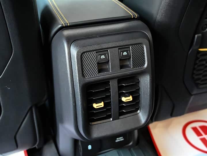 Фото 29 - Ford Bronco