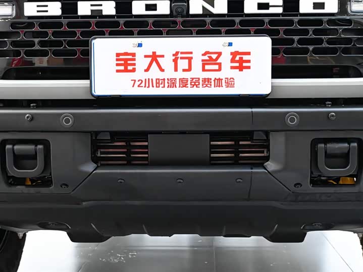 Фото 32 - Ford Bronco