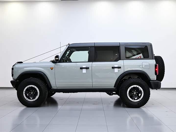 Фото 5 - Ford Bronco