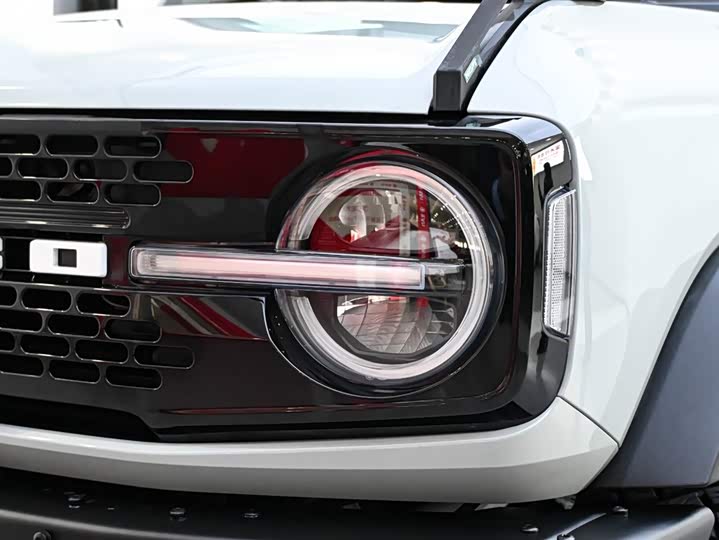 Фото 9 - Ford Bronco