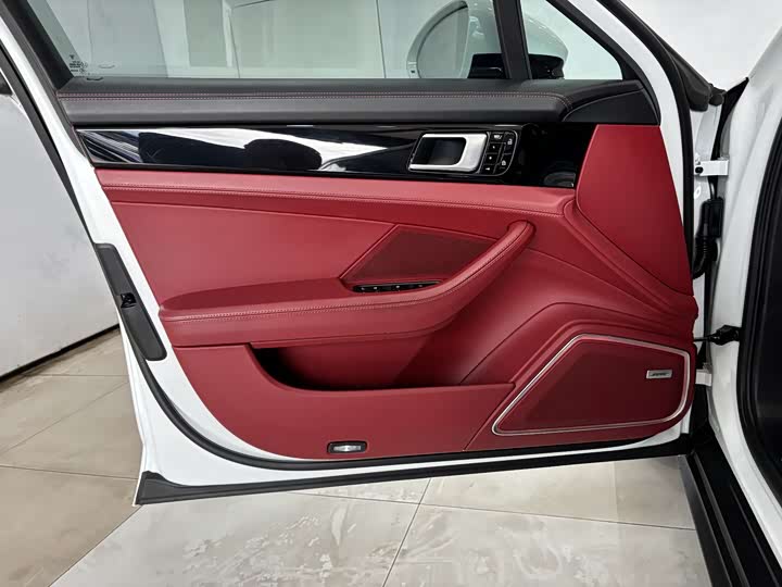 Фото 10 - Porsche Panamera