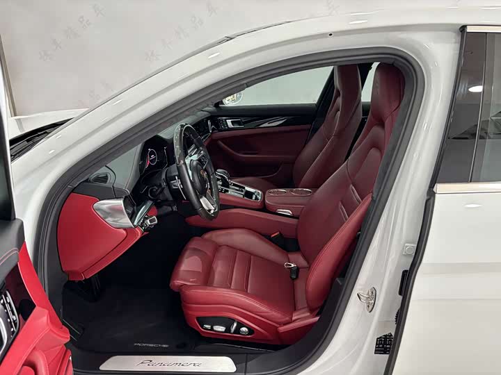 Фото 13 - Porsche Panamera