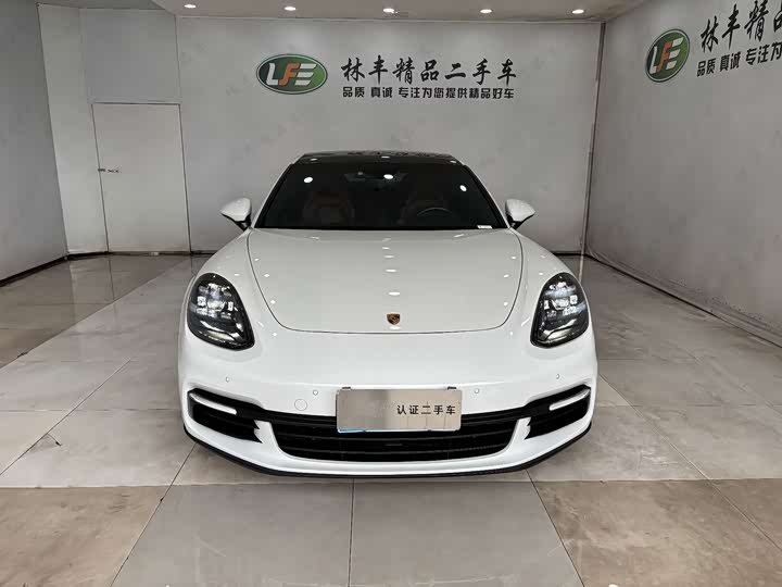 Фото 2 - Porsche Panamera