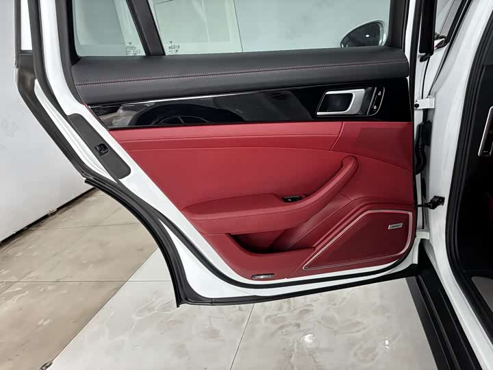 Фото 22 - Porsche Panamera