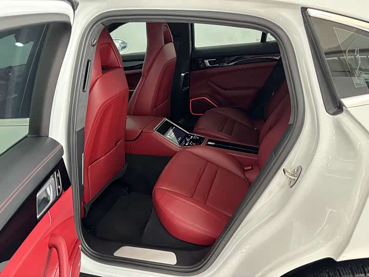 Фото 23 - Porsche Panamera