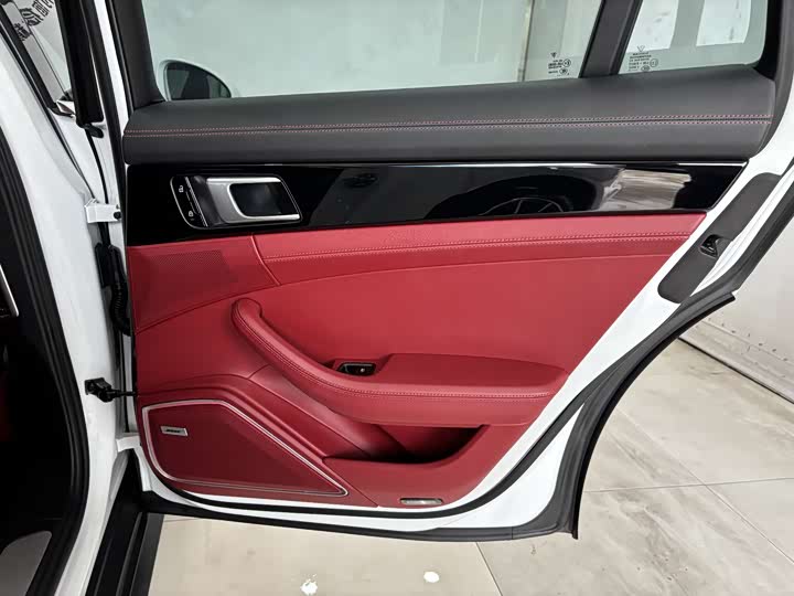 Фото 24 - Porsche Panamera