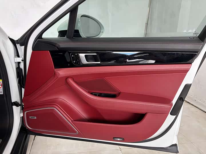 Фото 26 - Porsche Panamera