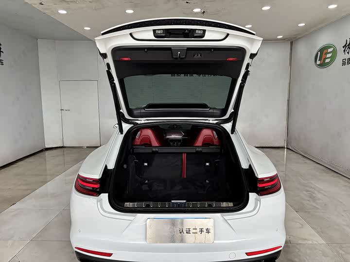 Фото 29 - Porsche Panamera