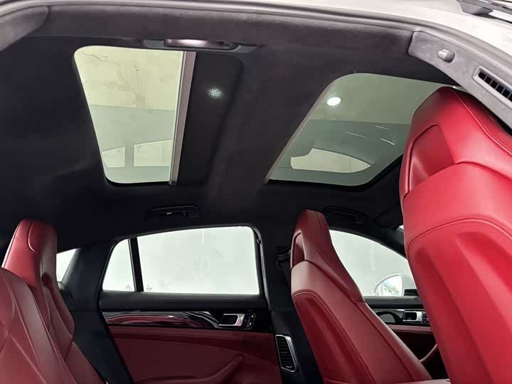 Фото 31 - Porsche Panamera