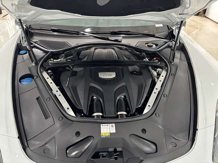 Фото 32 - Porsche Panamera