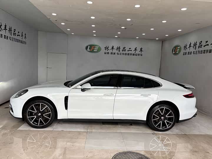 Фото 4 - Porsche Panamera