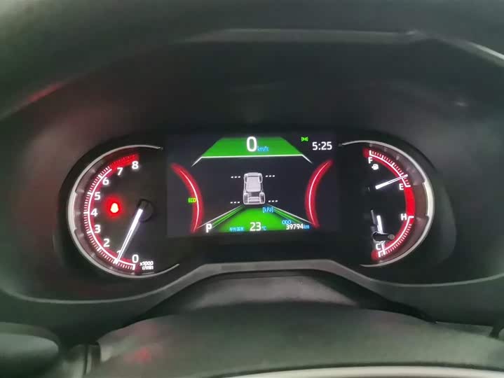 Фото 14 - Toyota RAV4