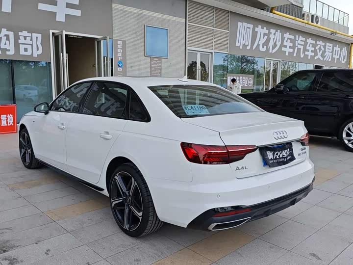 Фото 8 - Audi A4L