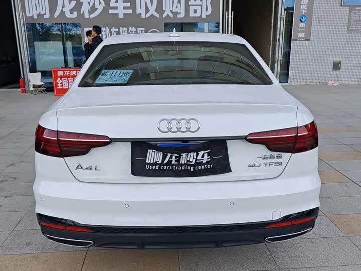 Фото 9 - Audi A4L