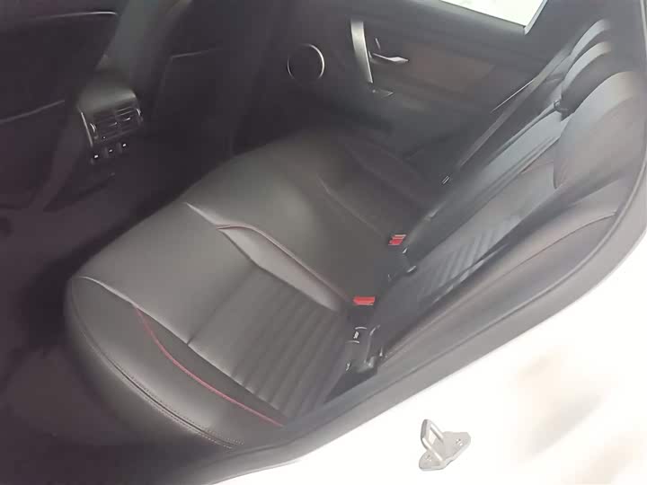 Фото 17 - Land Rover Discovery Sport