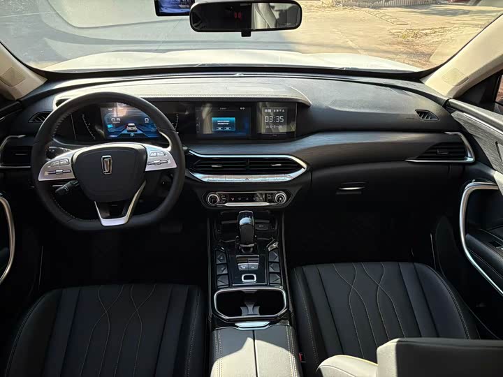 Фото 7 - Bestune T77