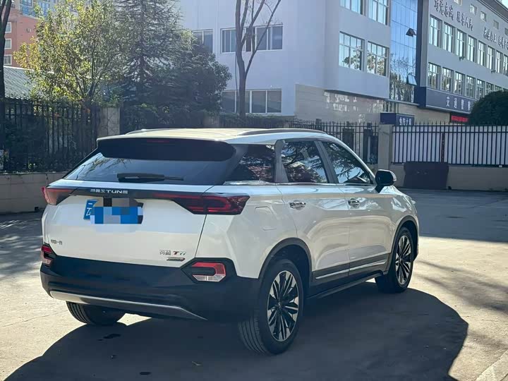 Фото 8 - Bestune T77