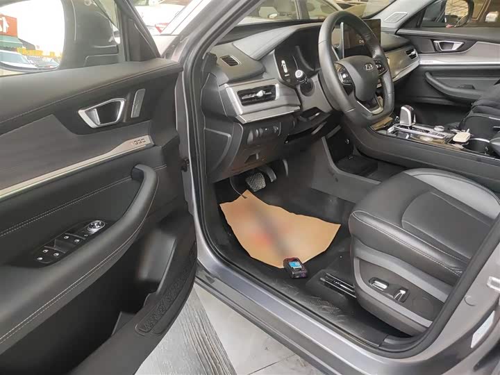 Фото 16 - Chery Tiggo 8