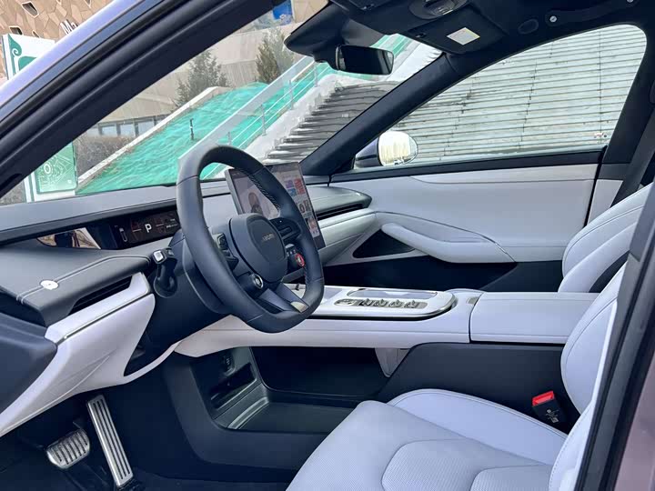 Фото 4 - Xiaomi SU7