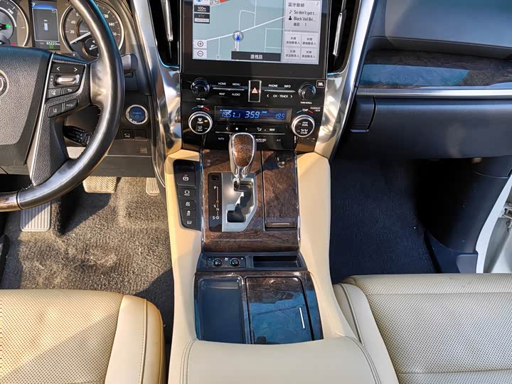 Фото 8 - Toyota Alphard