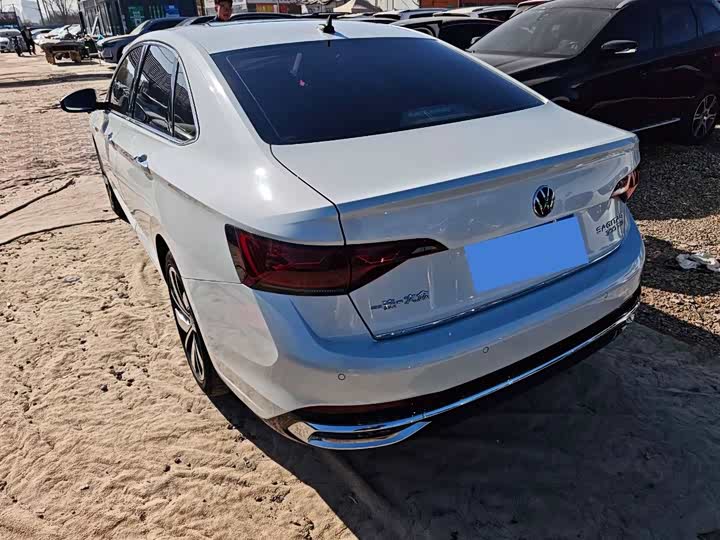 Фото 10 - Volkswagen Sagitar L